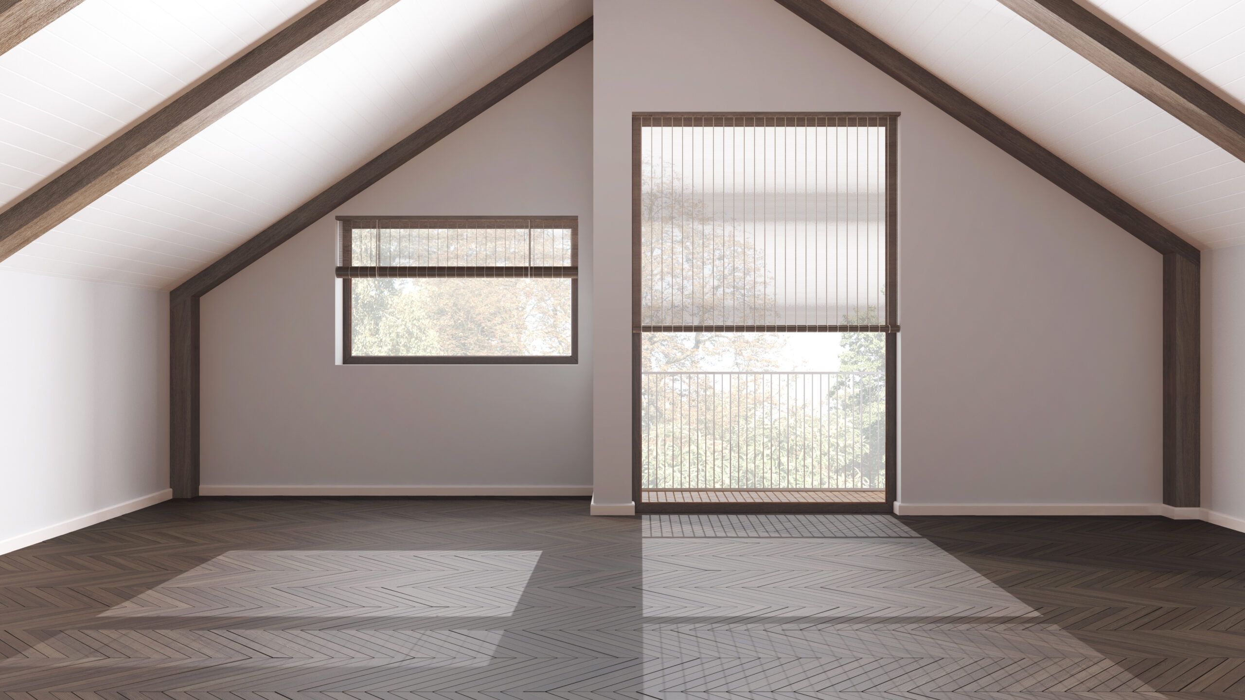 Interno di stanza vuota, open space con pavimento in parquet, soffitto inclinato in legno scuro e finestre panoramiche, pareti bianche, concetto di architettura moderna Japandi.